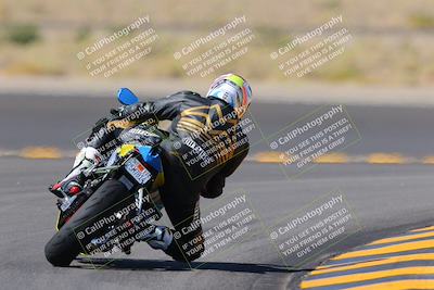 media/Oct-08-2022-SoCal Trackdays (Sat) [[1fc3beec89]]/Turn 11 Backside (1145am)/